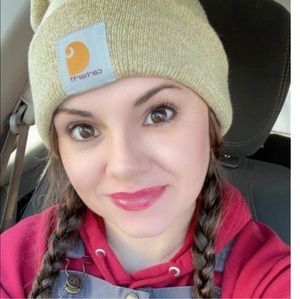 Meet your Posher, Loralee